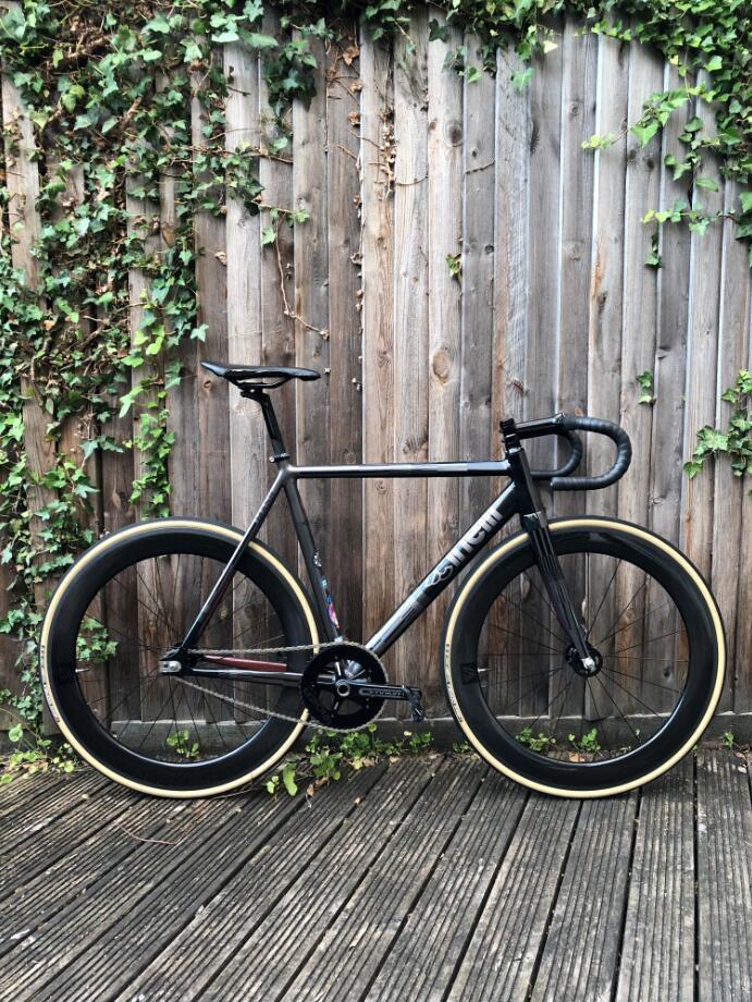 RRU65C02 Carbon Fiber clincher tubeless ready 700C road rim